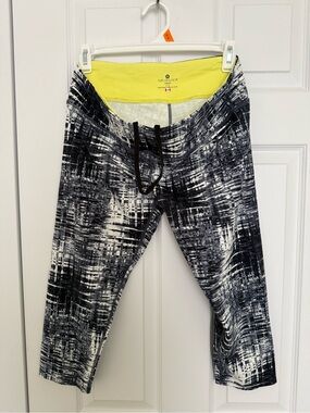 Tuff Athletics Yellow Waistband Capri Top